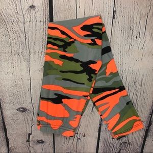 Neon camo leggings. GUC